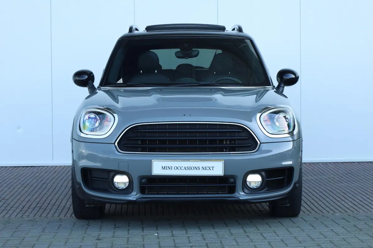 1.5 Cooper Business Edition Comfort Access/ Panoramadak/ Comfortstoelen/ Harman-Kardon/ Navigatie Plus/ LED-koplampen