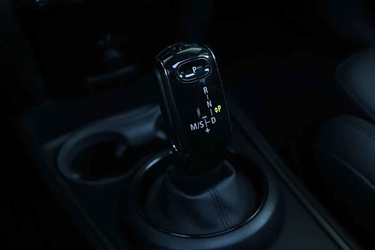 1.5 Cooper Business Edition Comfort Access/ Panoramadak/ Comfortstoelen/ Harman-Kardon/ Navigatie Plus/ LED-koplampen