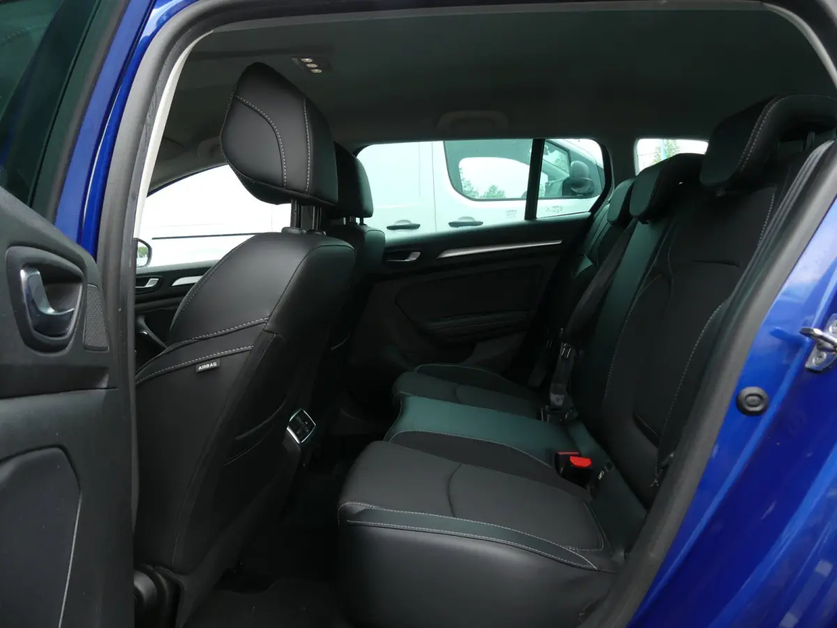 Estate 1.6 Plug-in Hybrid 160 Intens / Carplay