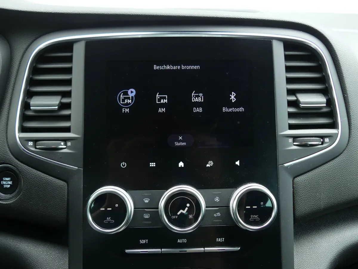 Estate 1.6 Plug-in Hybrid 160 Intens / Carplay