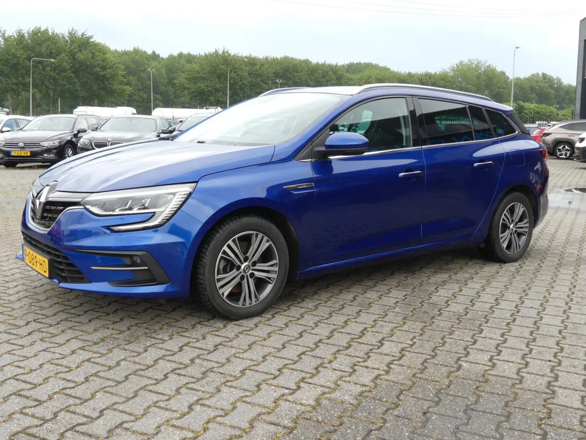 Estate 1.6 Plug-in Hybrid 160 Intens / Carplay