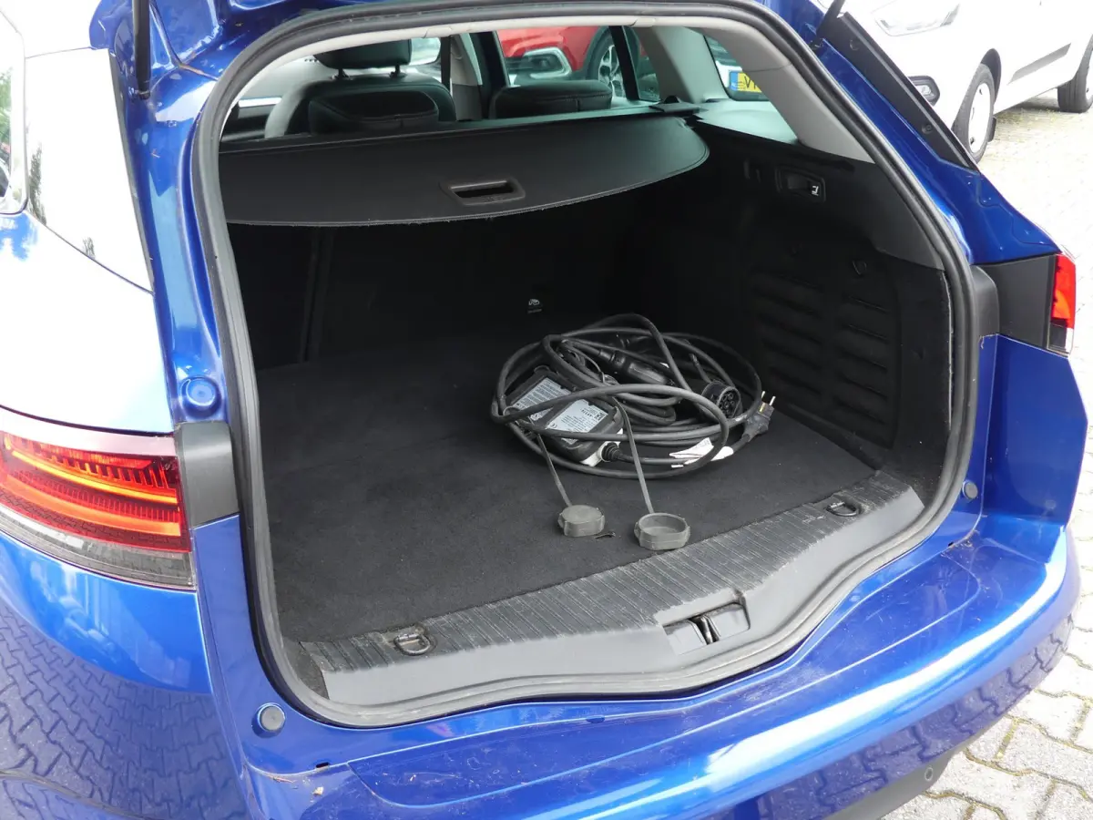 Estate 1.6 Plug-in Hybrid 160 Intens / Carplay