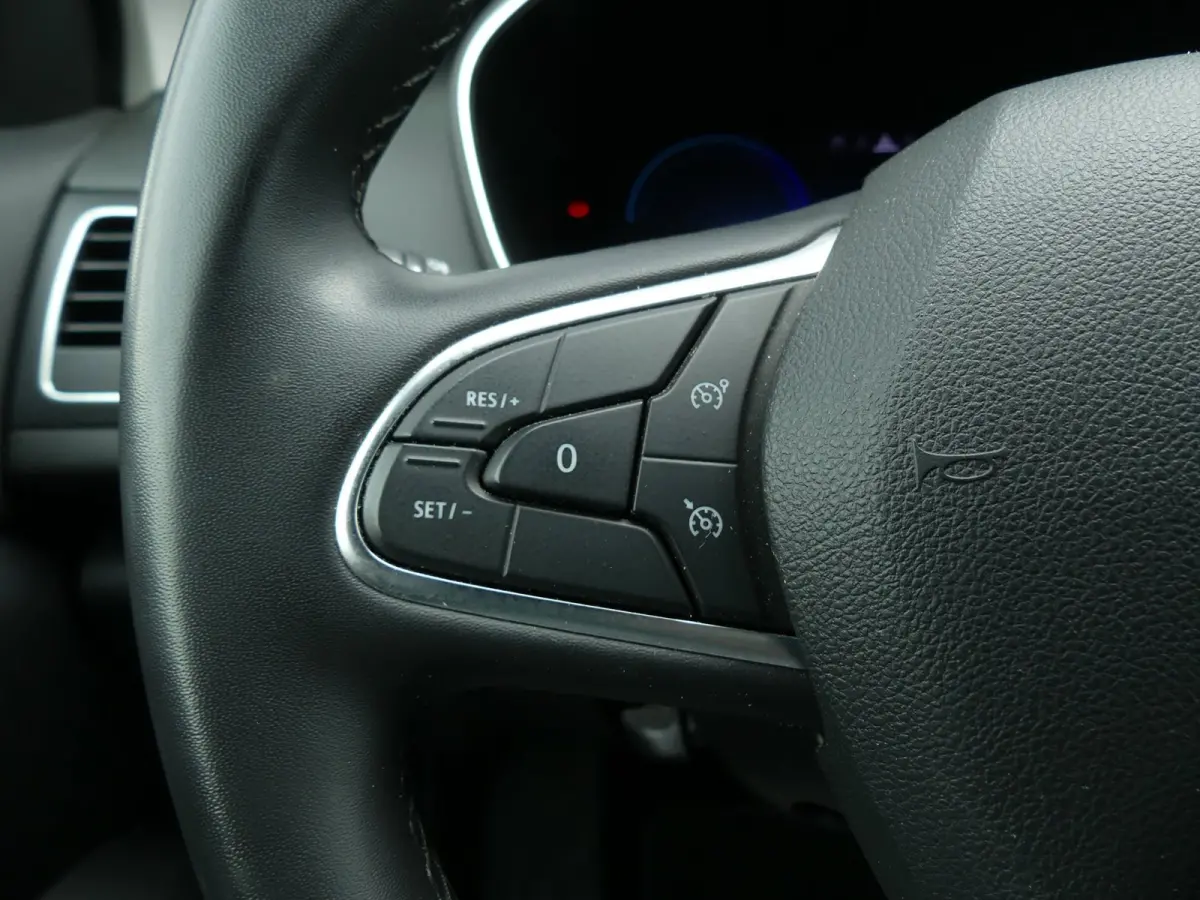 Estate 1.6 Plug-in Hybrid 160 Intens / Carplay