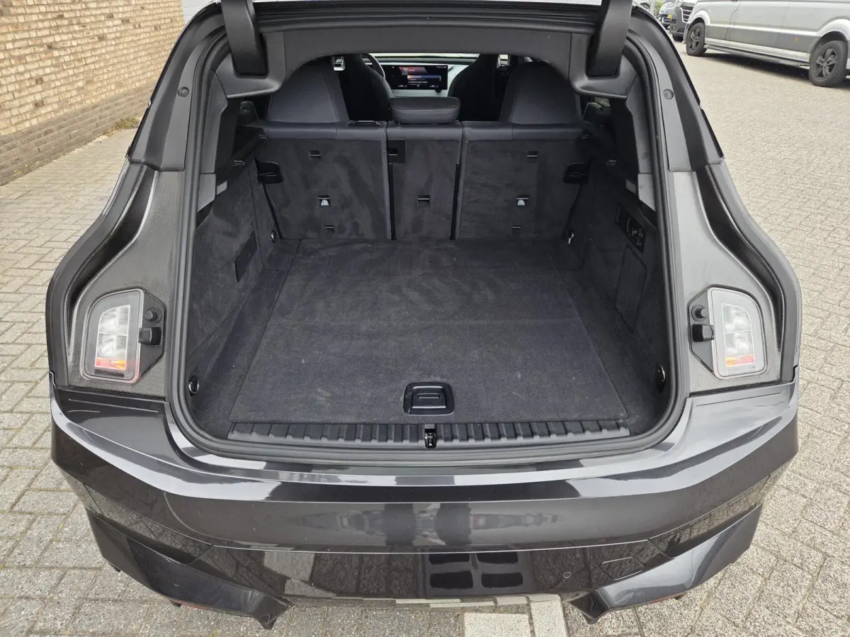 xDrive40 Sport Edition 77 kWh, BTW, Laser, H&K, Pano