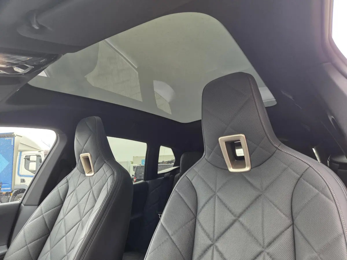 xDrive40 Sport Edition 77 kWh, BTW, Laser, H&K, Pano