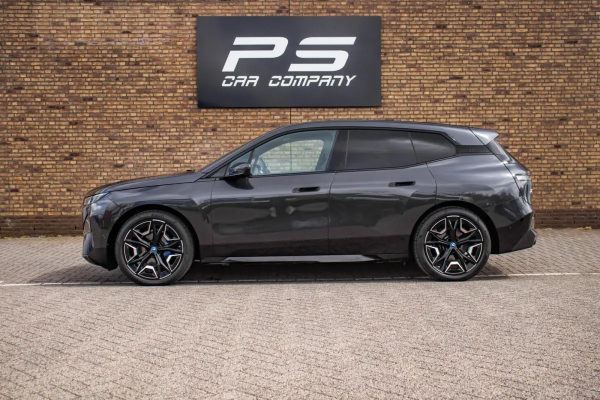 xDrive40 Sport Edition 77 kWh, BTW, Laser, H&K, Pano