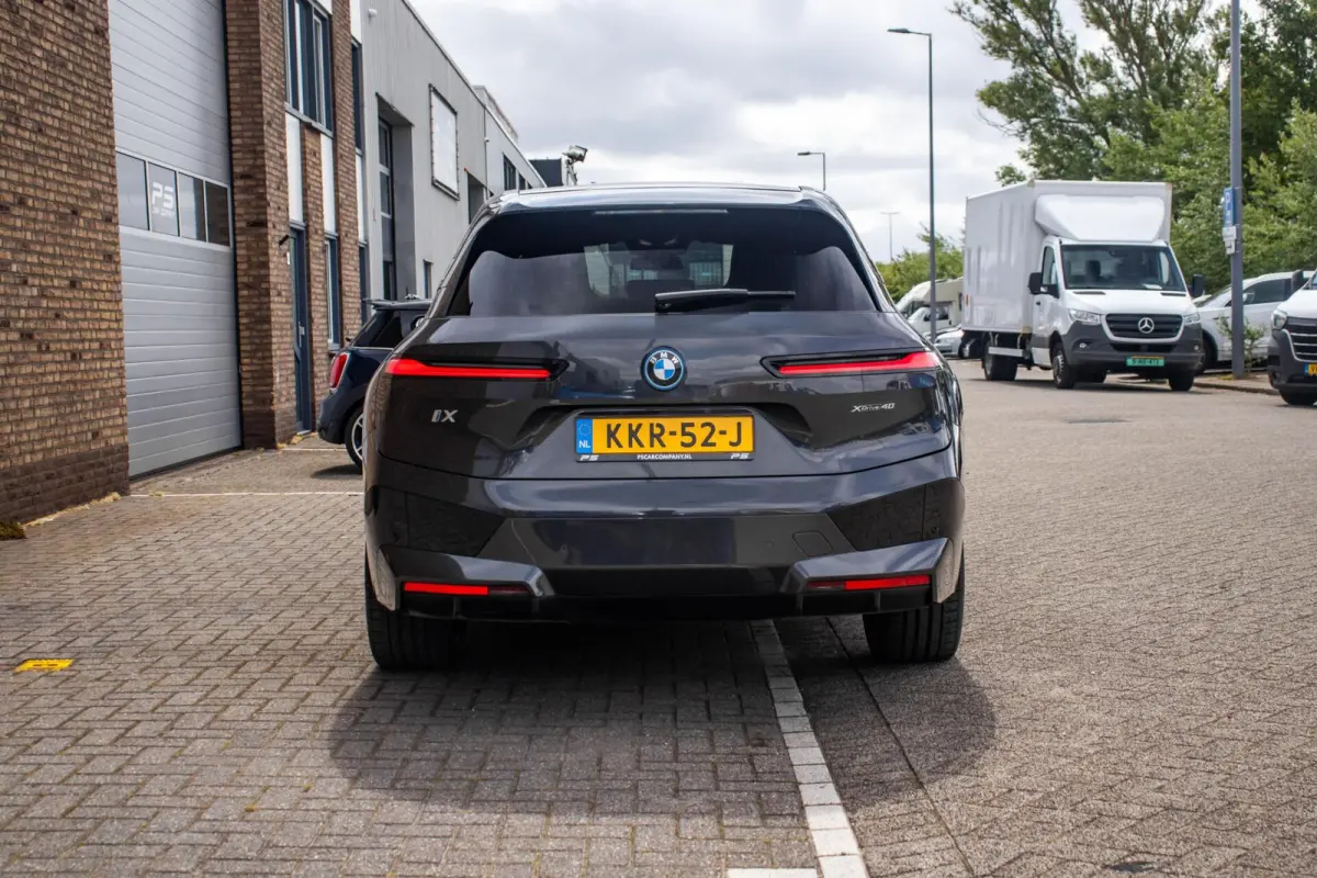 xDrive40 Sport Edition 77 kWh, BTW, Laser, H&K, Pano