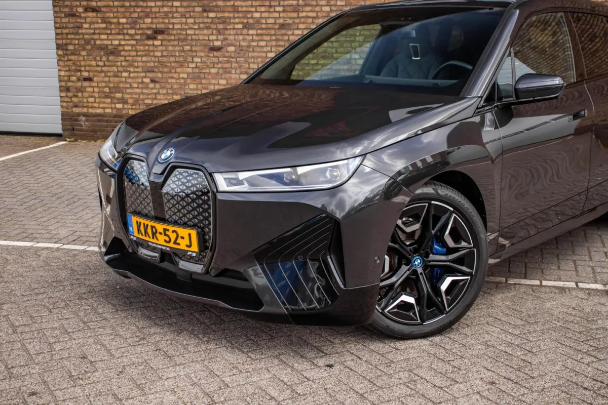 xDrive40 Sport Edition 77 kWh, BTW, Laser, H&K, Pano