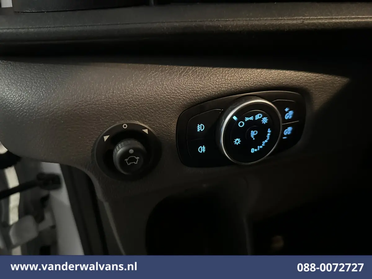 2.0 TDCI 130pk Bakwagen Laadklep Euro6 Airco | 940kg laadvermogen | Cruisecontrol | Verwarmde Voorruit Bijrijdersbank