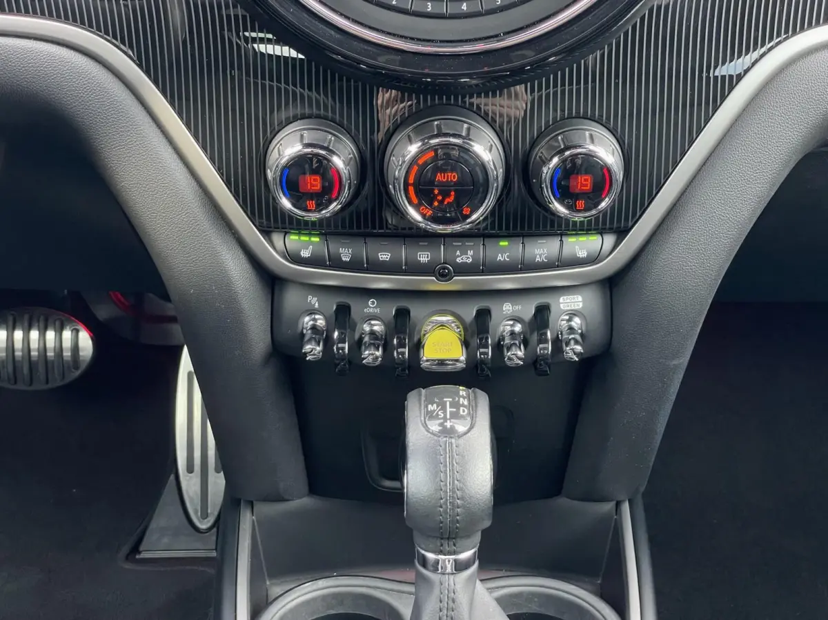 1.5 Cooper ALL4 Chili JCW Pano Leder H&K Carplay Camera