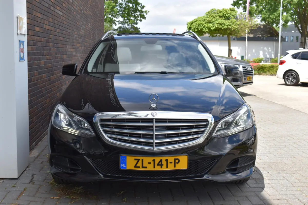 200 Ambition PANOD LEDER LMV NAVI
