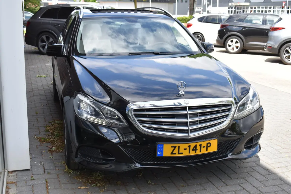 200 Ambition PANOD LEDER LMV NAVI