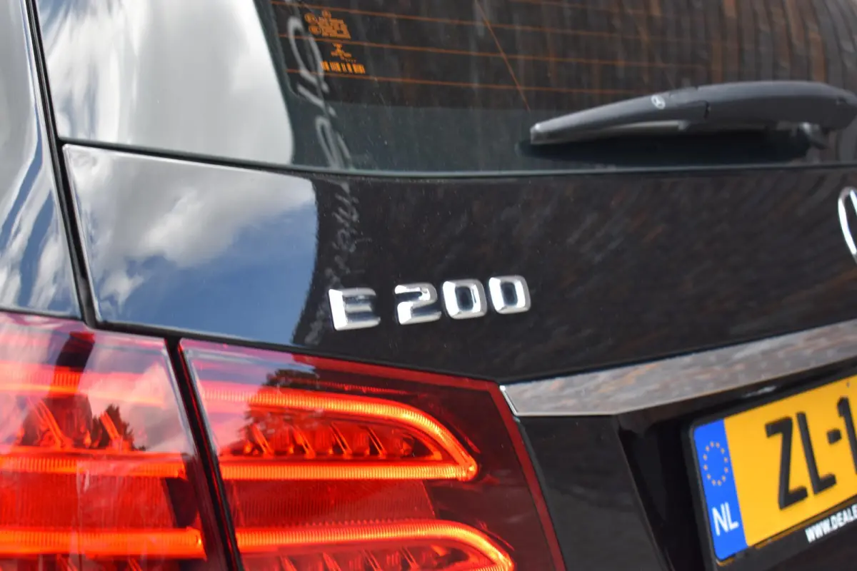 200 Ambition PANOD LEDER LMV NAVI