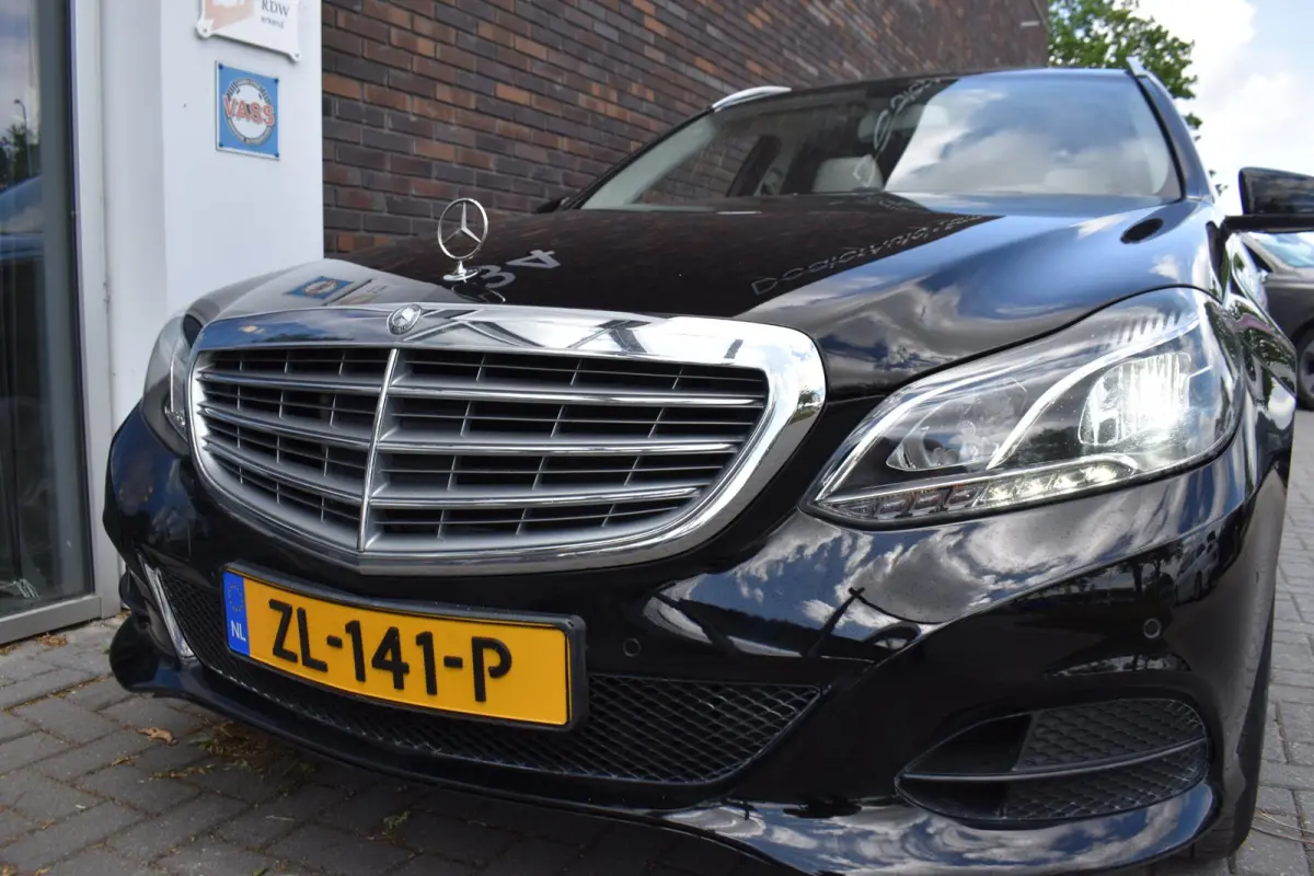 200 Ambition PANOD LEDER LMV NAVI