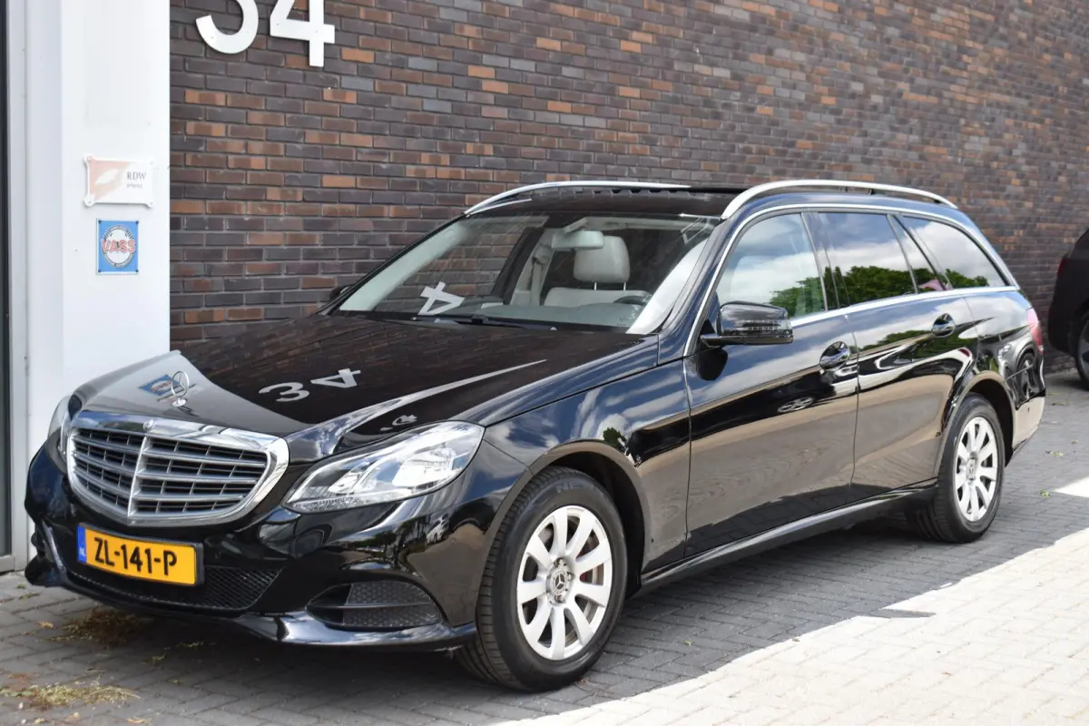 200 Ambition PANOD LEDER LMV NAVI