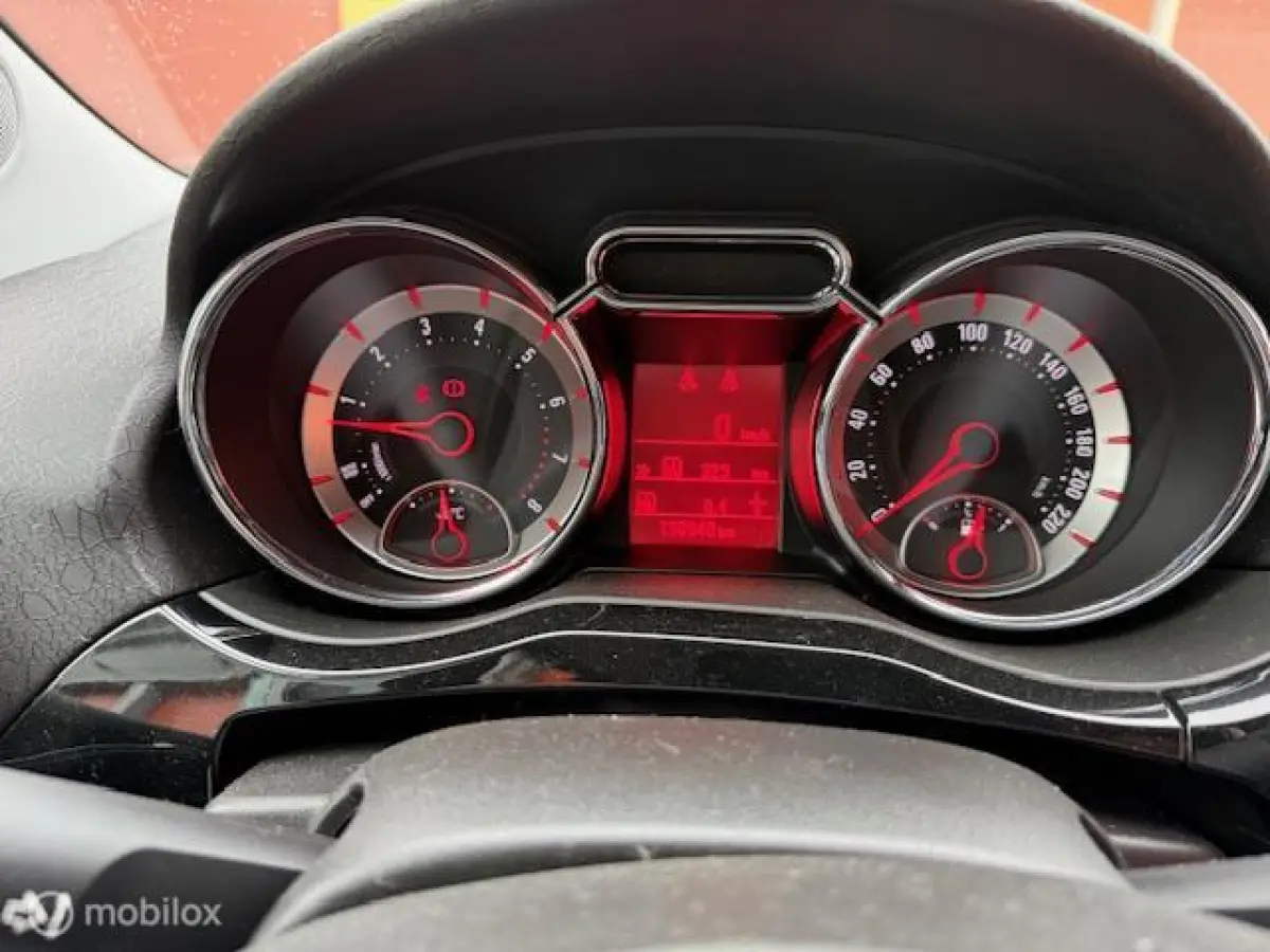 1.0 Turbo Rocks Online Edition138.000 KM NAP