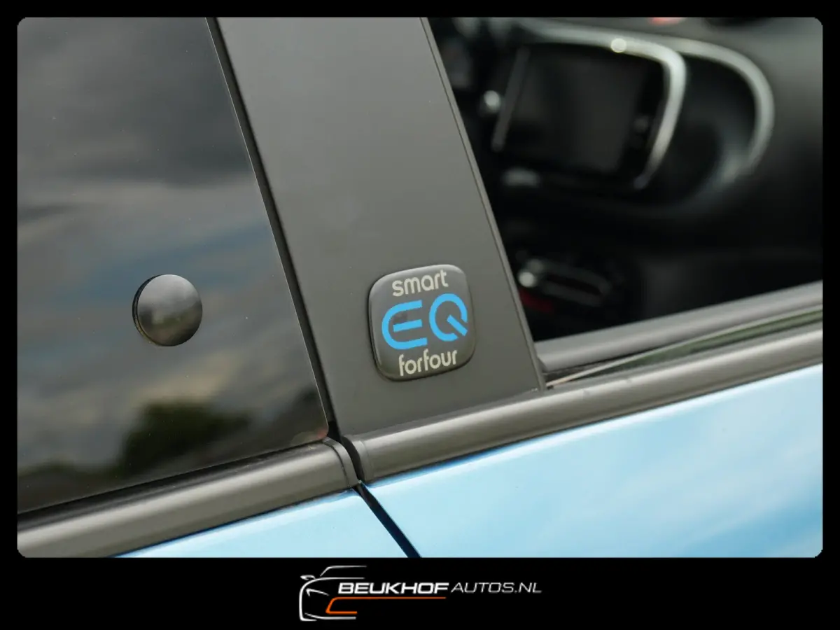 EQ Comfort 18 kWh 5dr Airco Radio Dab Cruise L