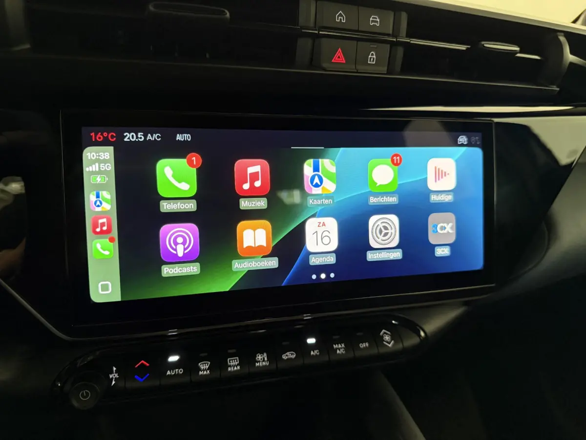 Elettrica Automaat 156PK Adaptieve Cruise Control LMV 18 inch Full Led Matrix Parkeer sensoren Navigatie Apple Carplay / Android auto  Climate Control
