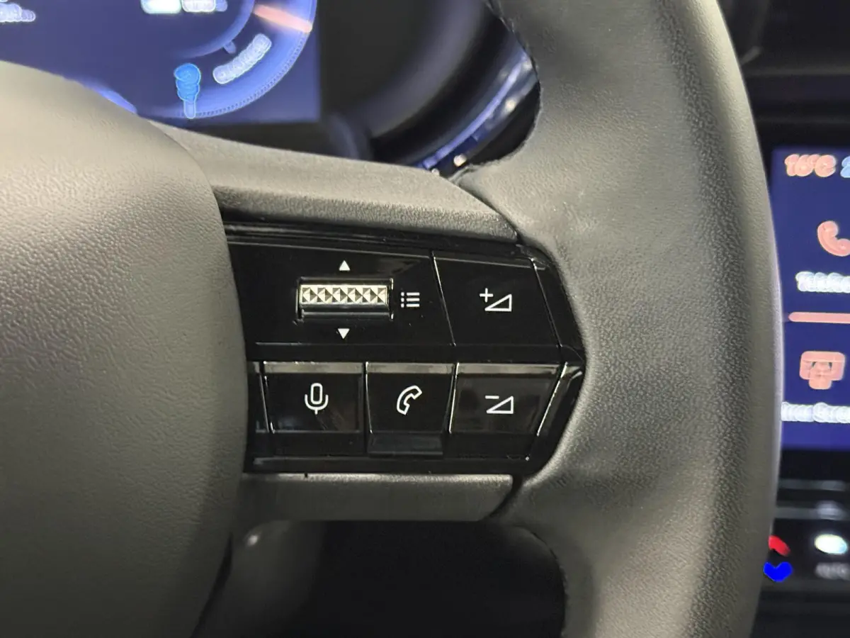 Elettrica Automaat 156PK Adaptieve Cruise Control LMV 18 inch Full Led Matrix Parkeer sensoren Navigatie Apple Carplay / Android auto  Climate Control