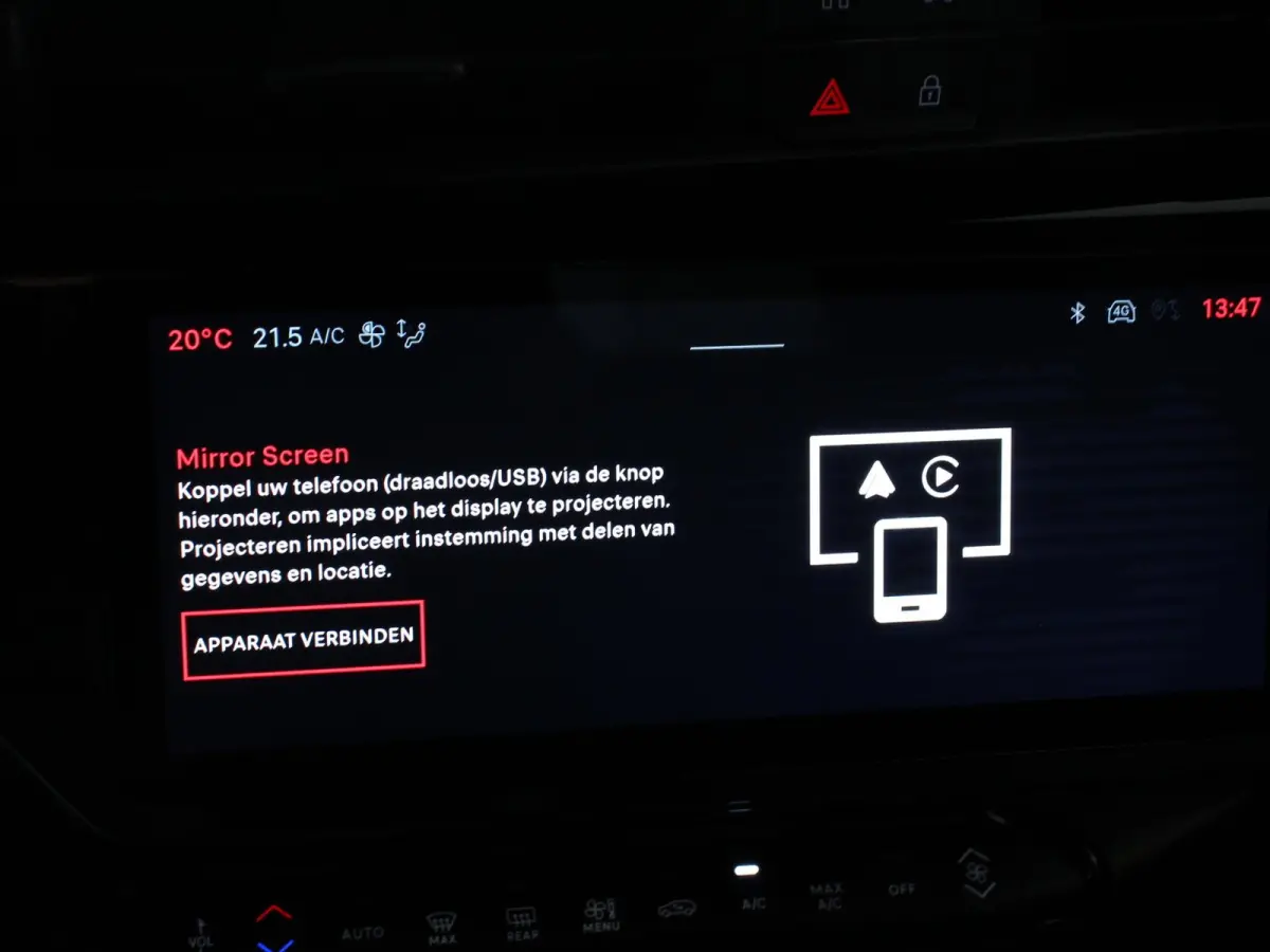 Elettrica Automaat 156PK Adaptieve Cruise Control LMV 18 inch Full Led Matrix Parkeer sensoren Navigatie Apple Carplay / Android auto  Climate Control