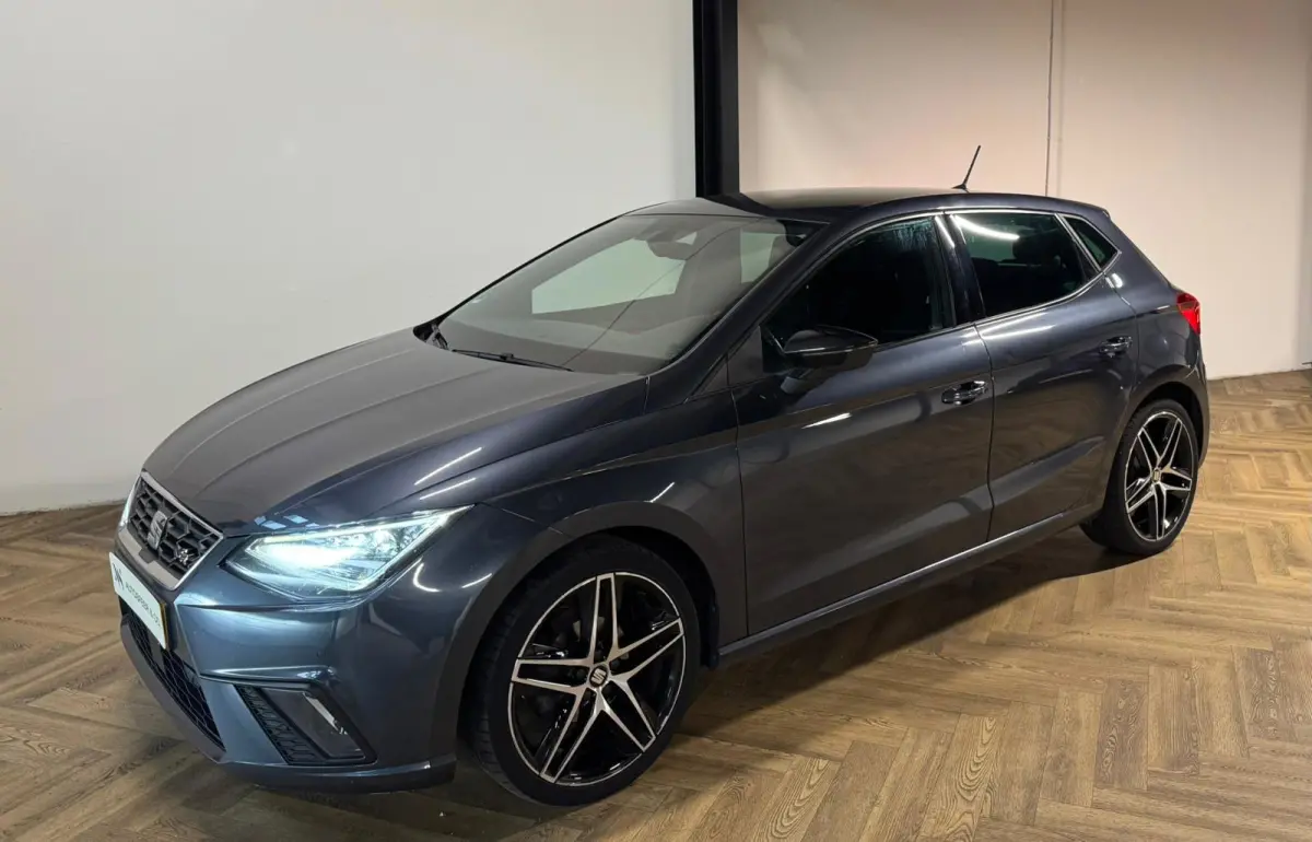 1.0 TSI FR Business Intense CARPLAY CAM
