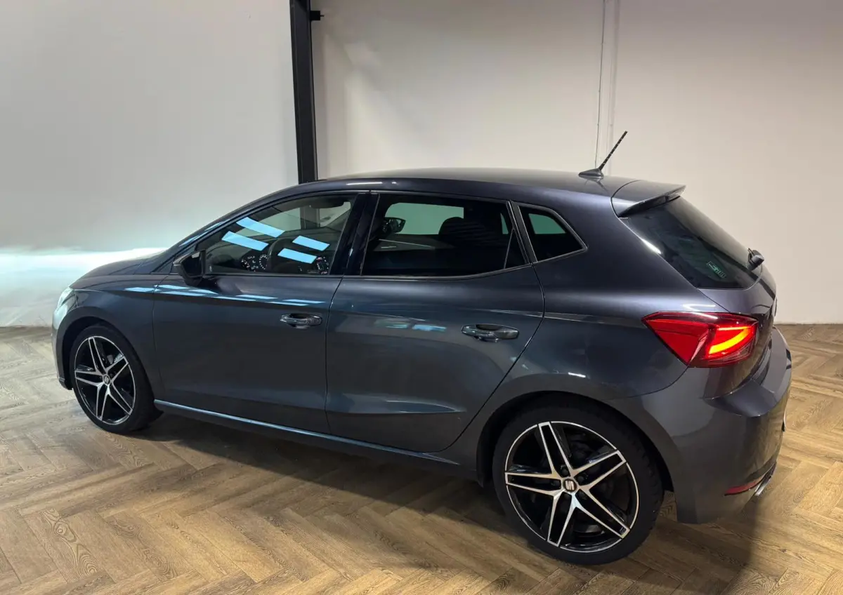 1.0 TSI FR Business Intense CARPLAY CAM