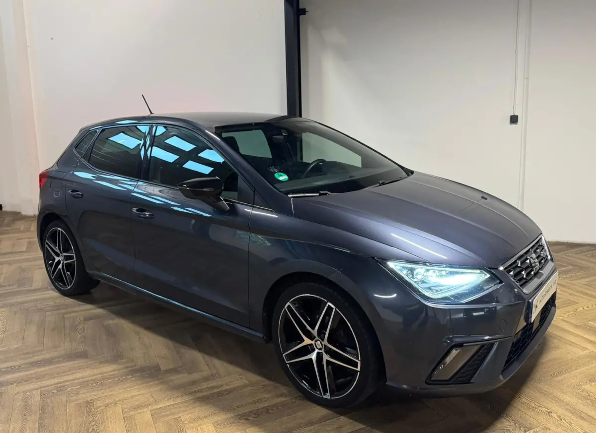 1.0 TSI FR Business Intense CARPLAY CAM