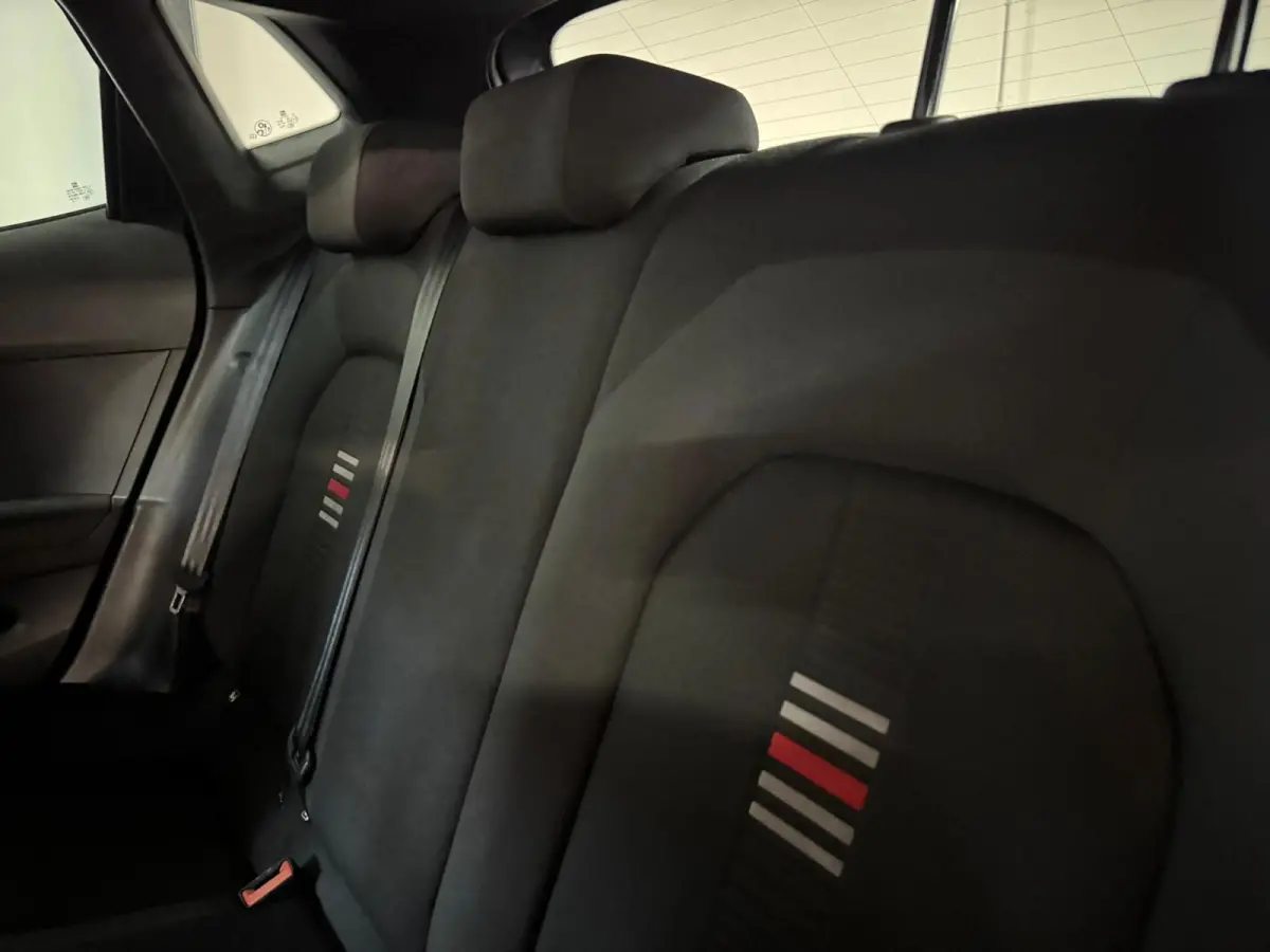 1.0 TSI FR Business Intense CARPLAY CAM