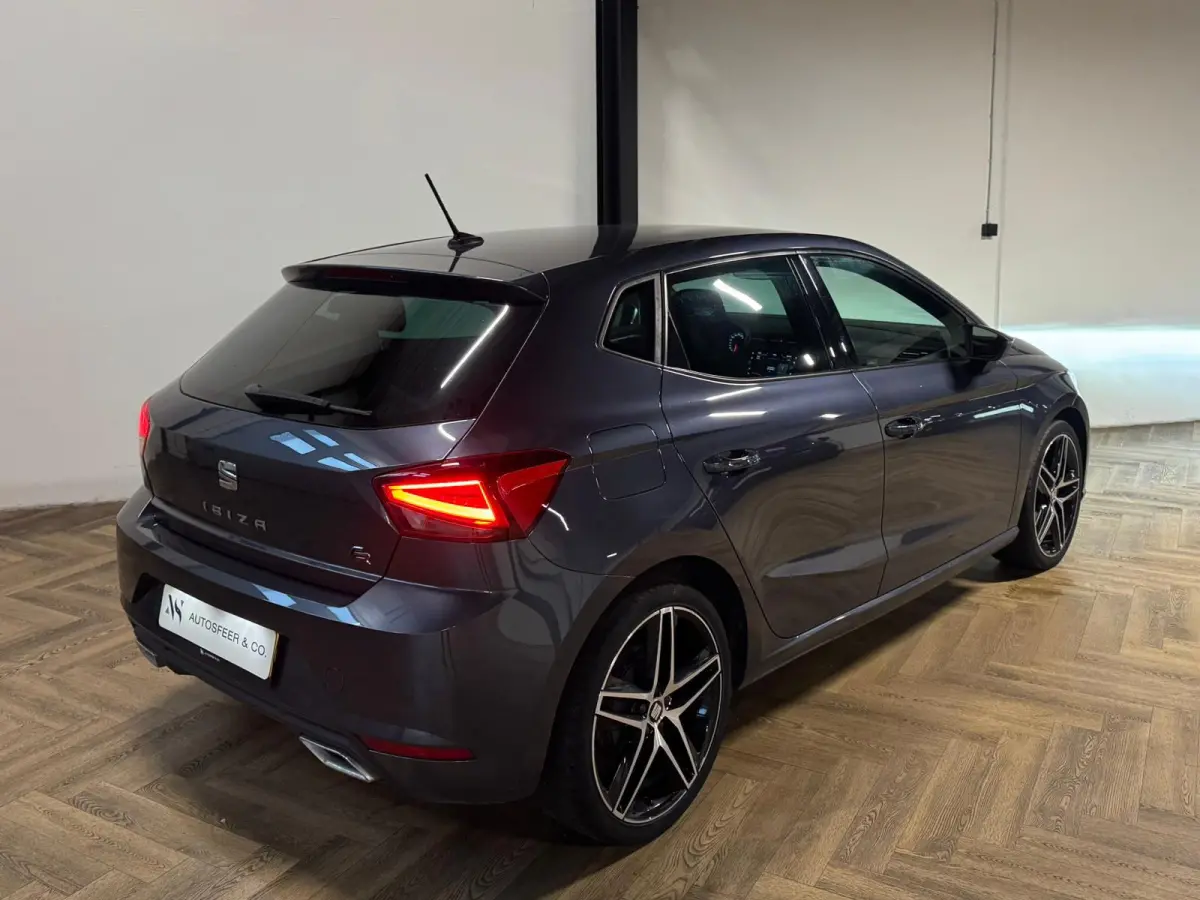 1.0 TSI FR Business Intense CARPLAY CAM