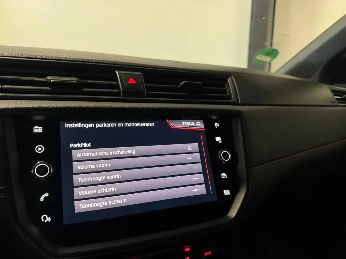 1.0 TSI FR Business Intense CARPLAY CAM