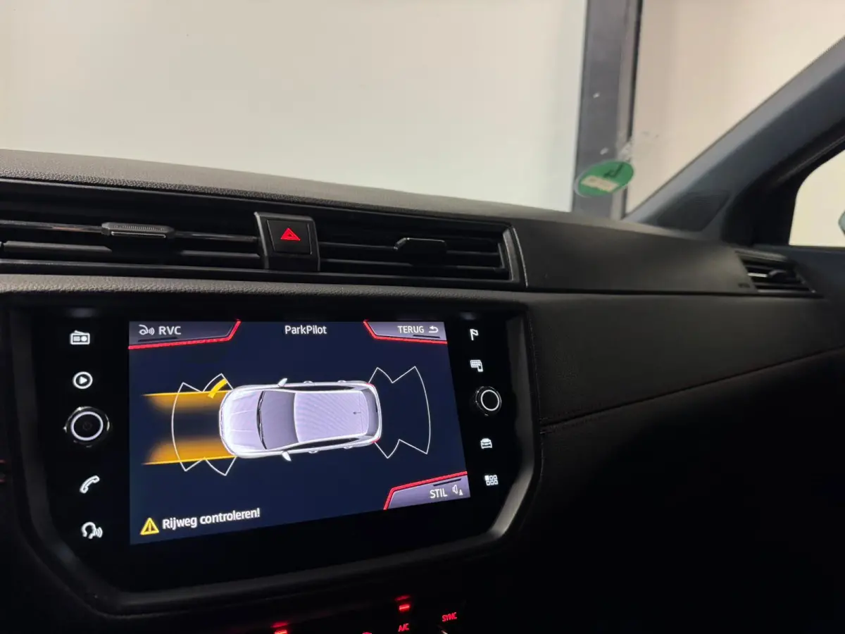 1.0 TSI FR Business Intense CARPLAY CAM