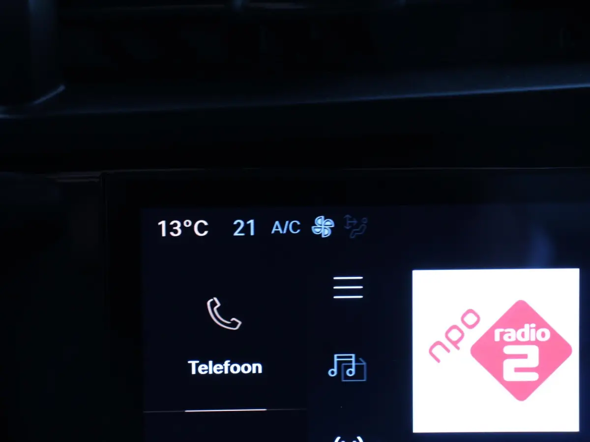 Elettrica Automaat 156PK Adaptieve Cruise Control LMV 18 inch Full Led Matrix Parkeer sensoren Navigatie Apple Carplay / Android auto  Climate Control