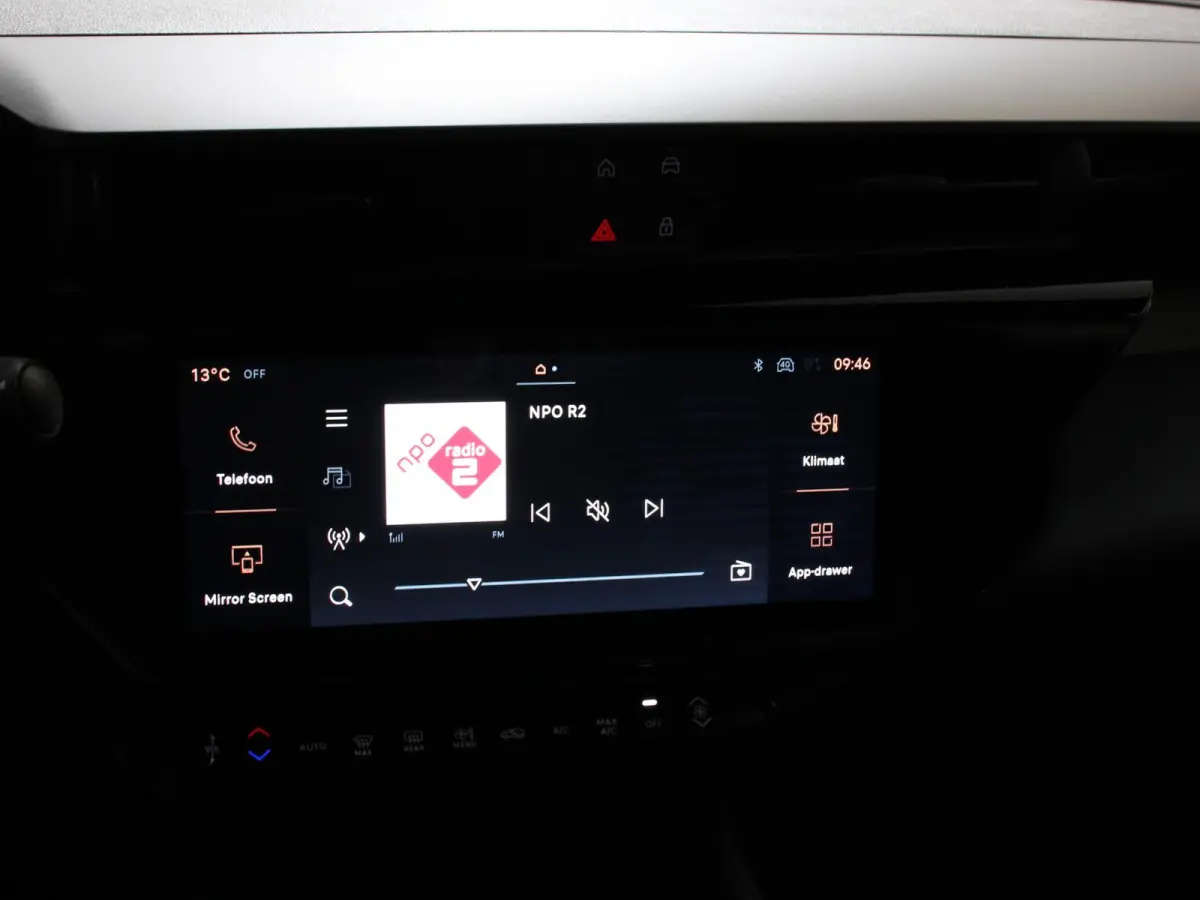 Elettrica Automaat 156PK Adaptieve Cruise Control LMV 18 inch Full Led Matrix Parkeer sensoren Navigatie Apple Carplay / Android auto  Climate Control