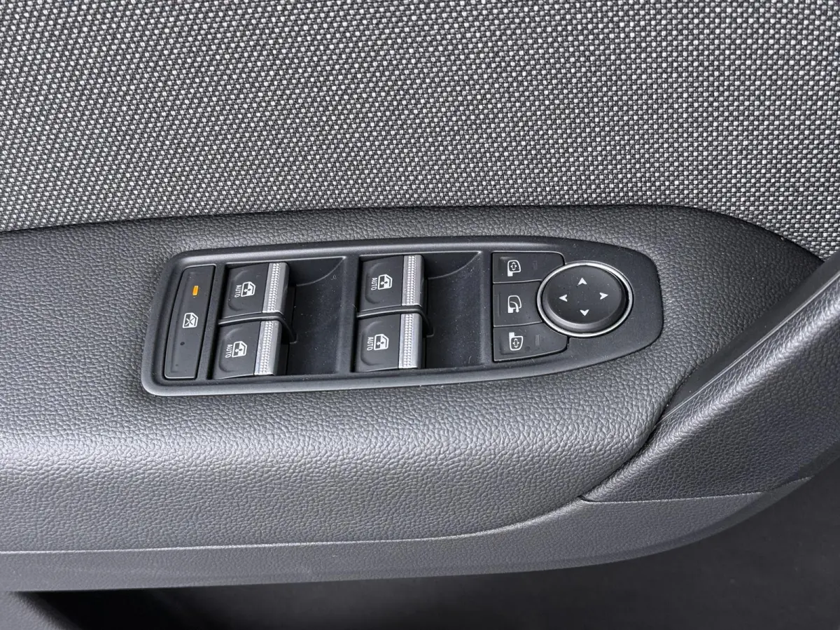 techno full hybrid E-Tech 160 | Google Navigatie | Parkeercamera | Climate Control | Automaat |