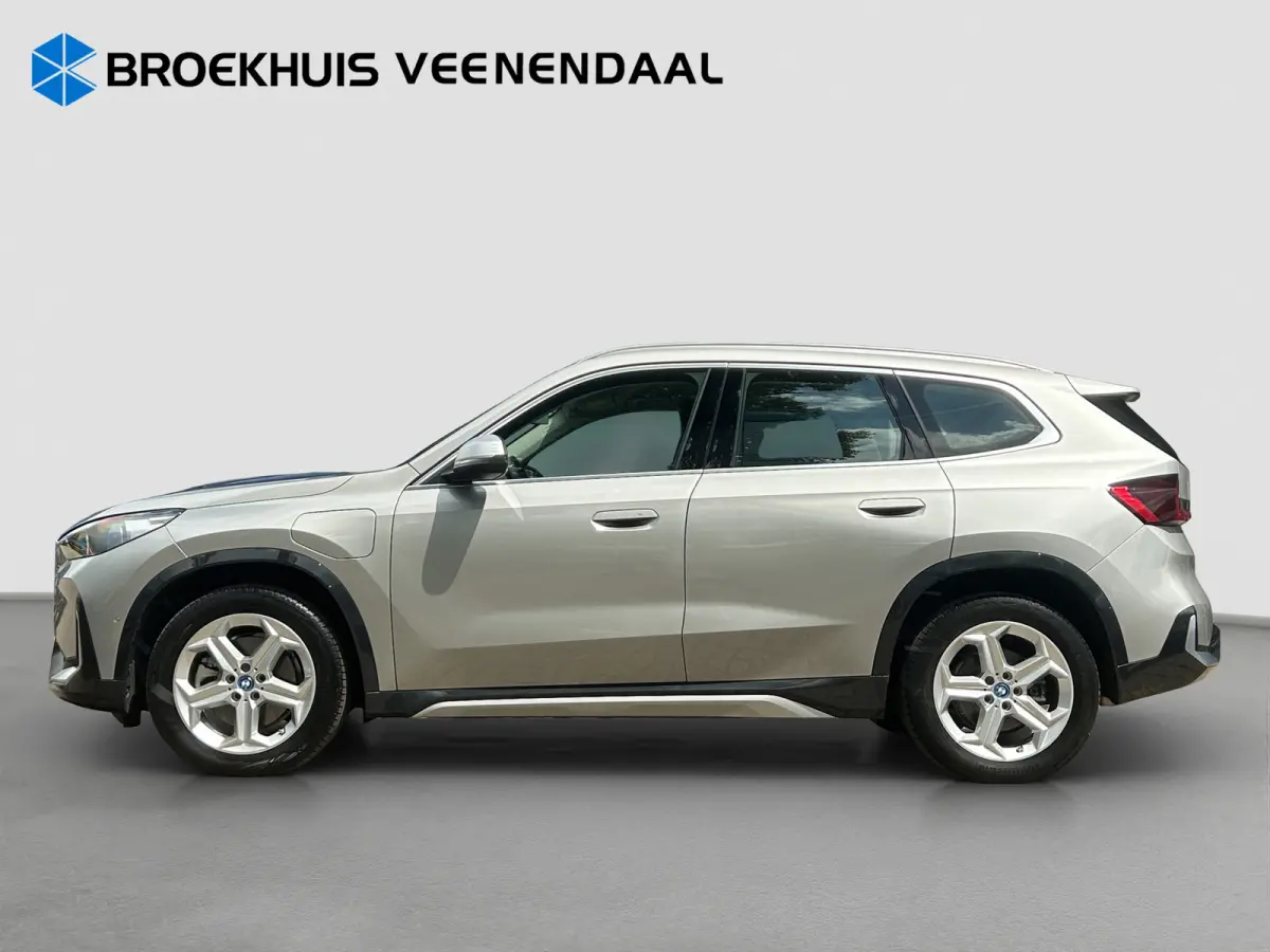 xDrive25e 245pk | Trekhaak | Leder | HUD | 360 camera |