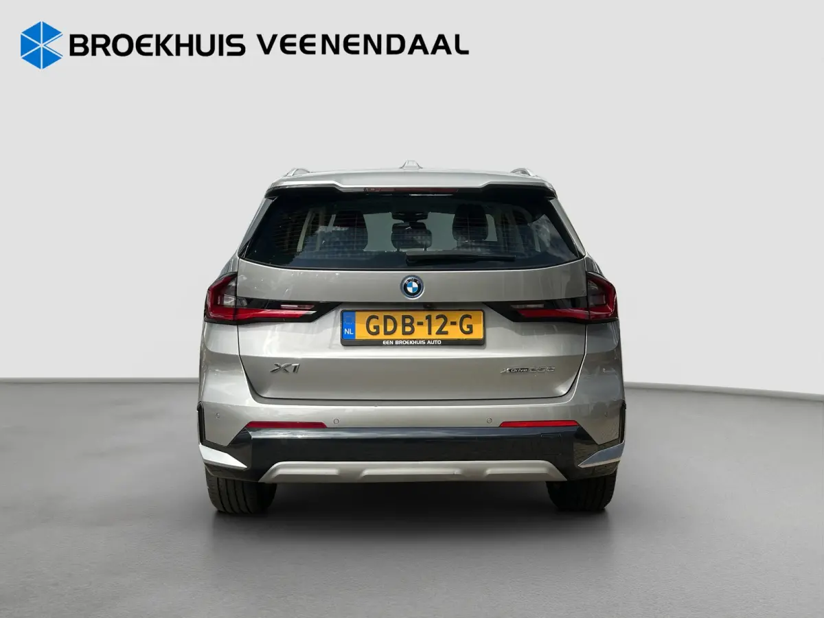 xDrive25e 245pk | Trekhaak | Leder | HUD | 360 camera |