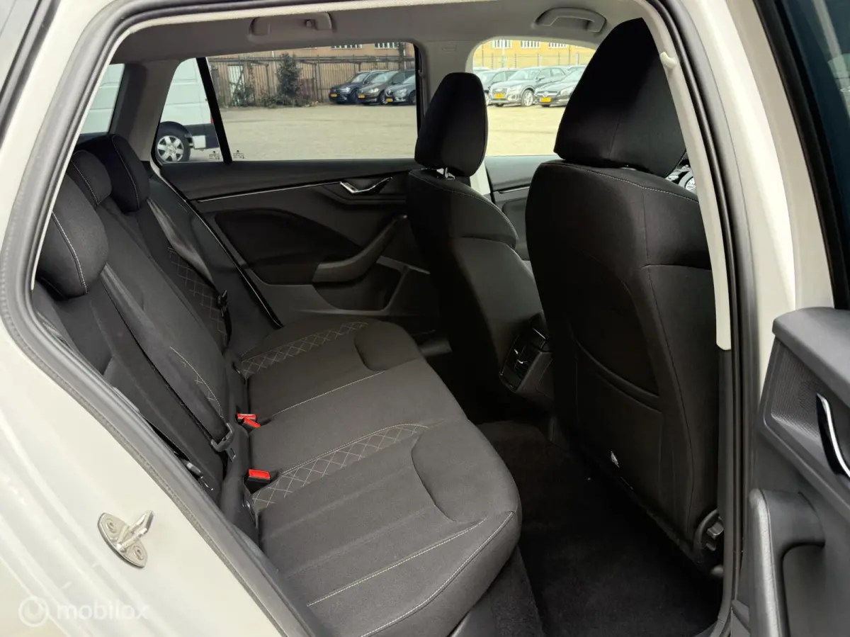 1.0 TSI Ambition AUTOMAAT | BTW | CARPLAY | ECC