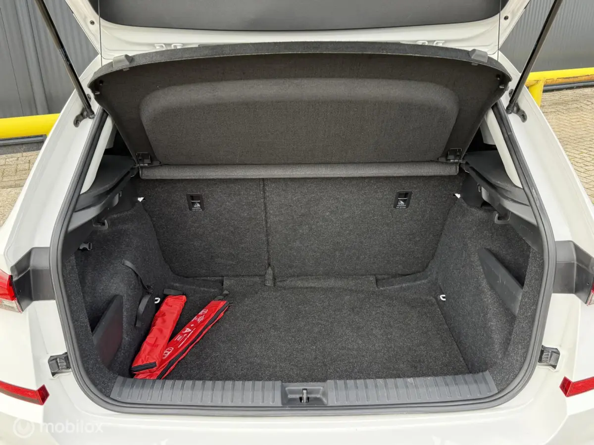 1.0 TSI Ambition AUTOMAAT | BTW | CARPLAY | ECC