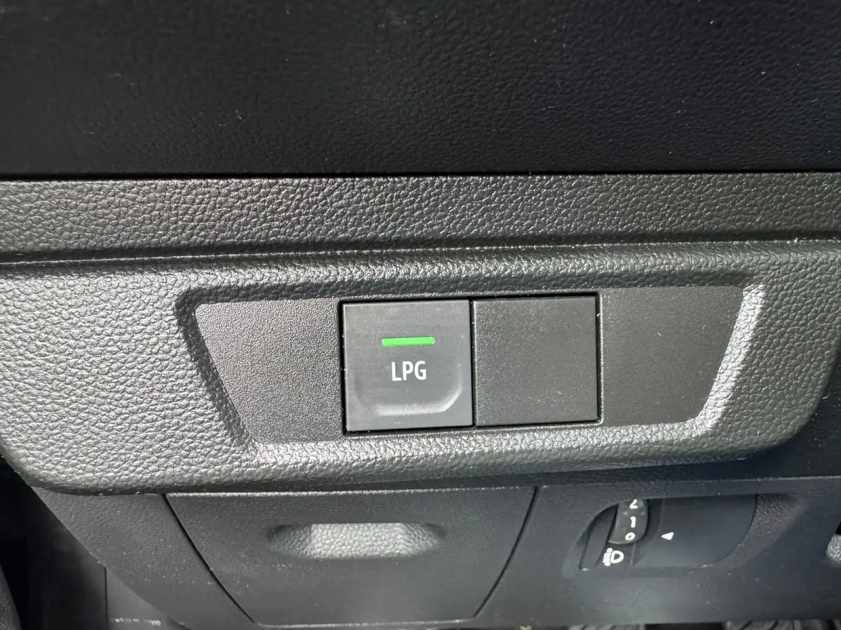 1.0 TCe Bi-Fuel Extreme 7p. Trekhaak Camera Carplay Navi Stoelverwarming clima