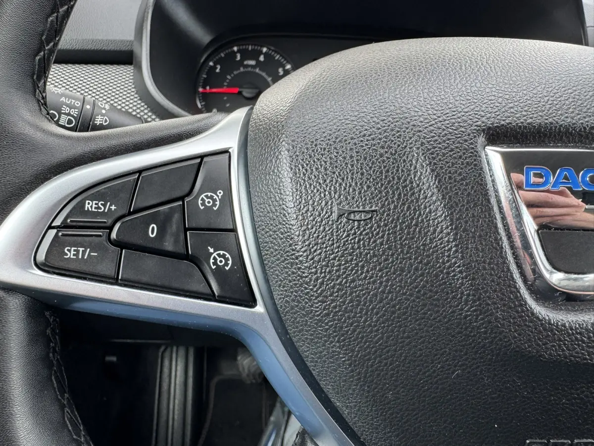 1.0 TCe Bi-Fuel Extreme 7p. Trekhaak Camera Carplay Navi Stoelverwarming clima