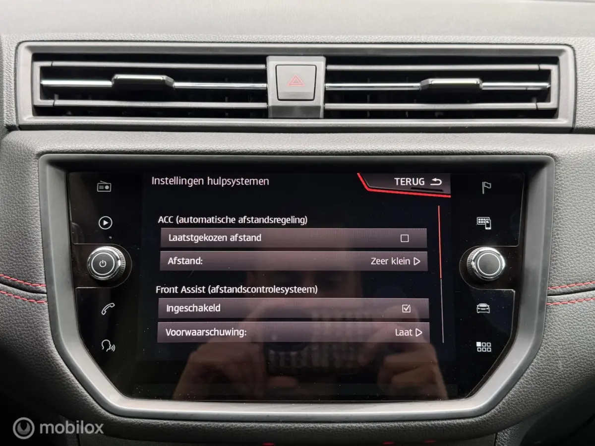 1.0 TSI FR Navi Carplay Camera Automaat LED ACC Keyles Stoelv Trekhaak