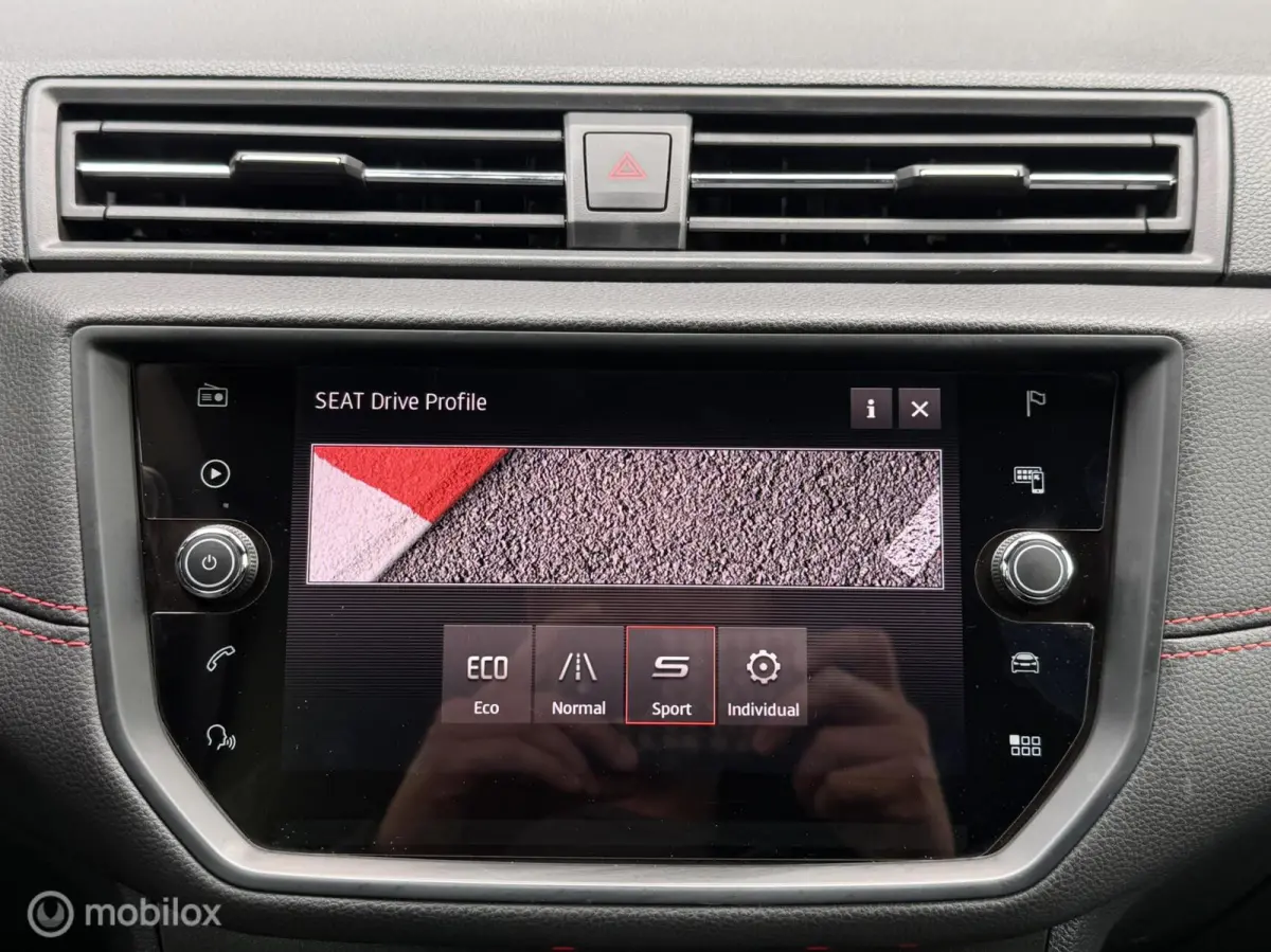 1.0 TSI FR Navi Carplay Camera Automaat LED ACC Keyles Stoelv Trekhaak