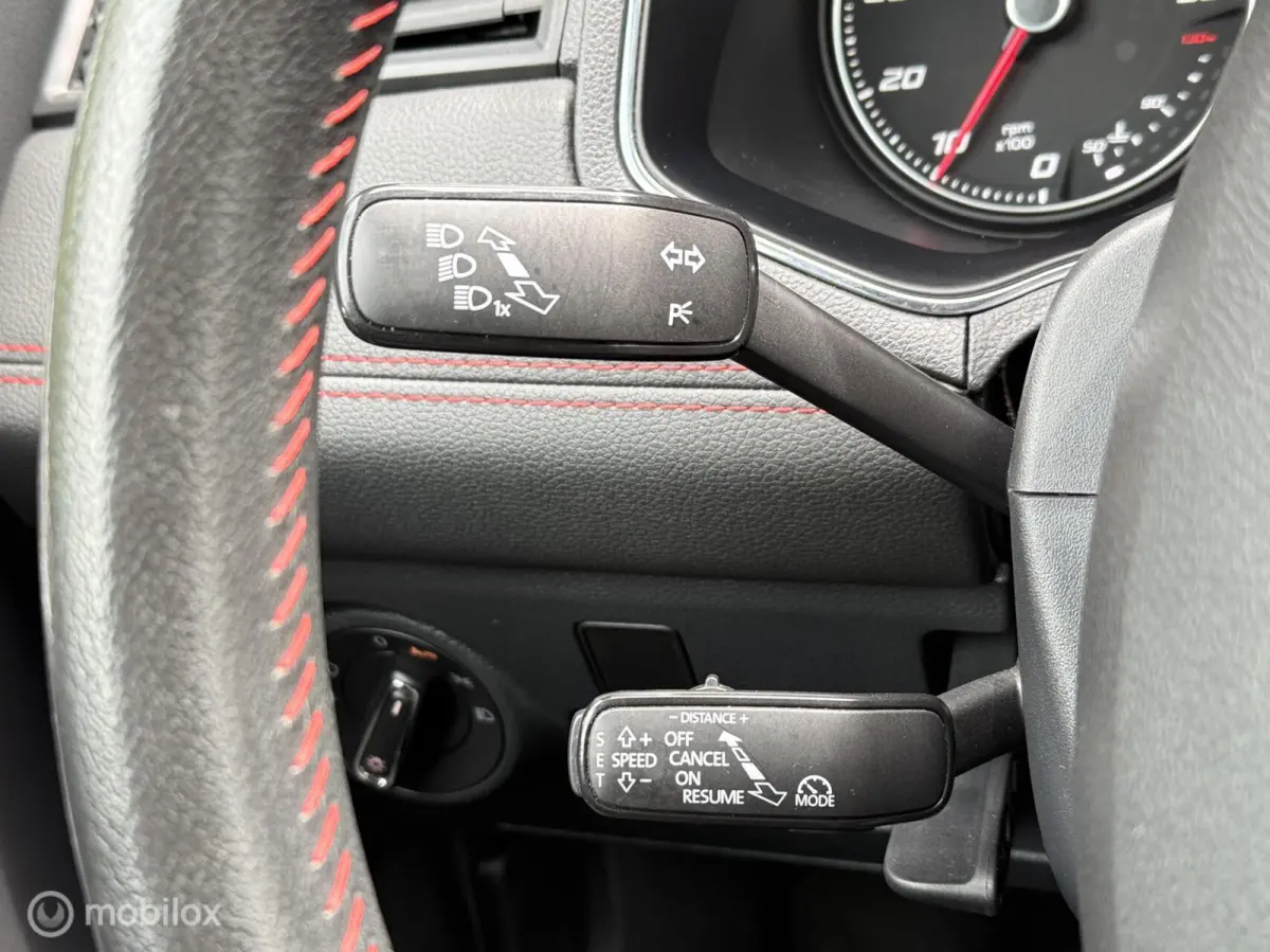 1.0 TSI FR Navi Carplay Camera Automaat LED ACC Keyles Stoelv Trekhaak