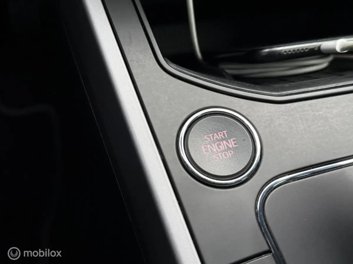 1.0 TSI FR Navi Carplay Camera Automaat LED ACC Keyles Stoelv Trekhaak