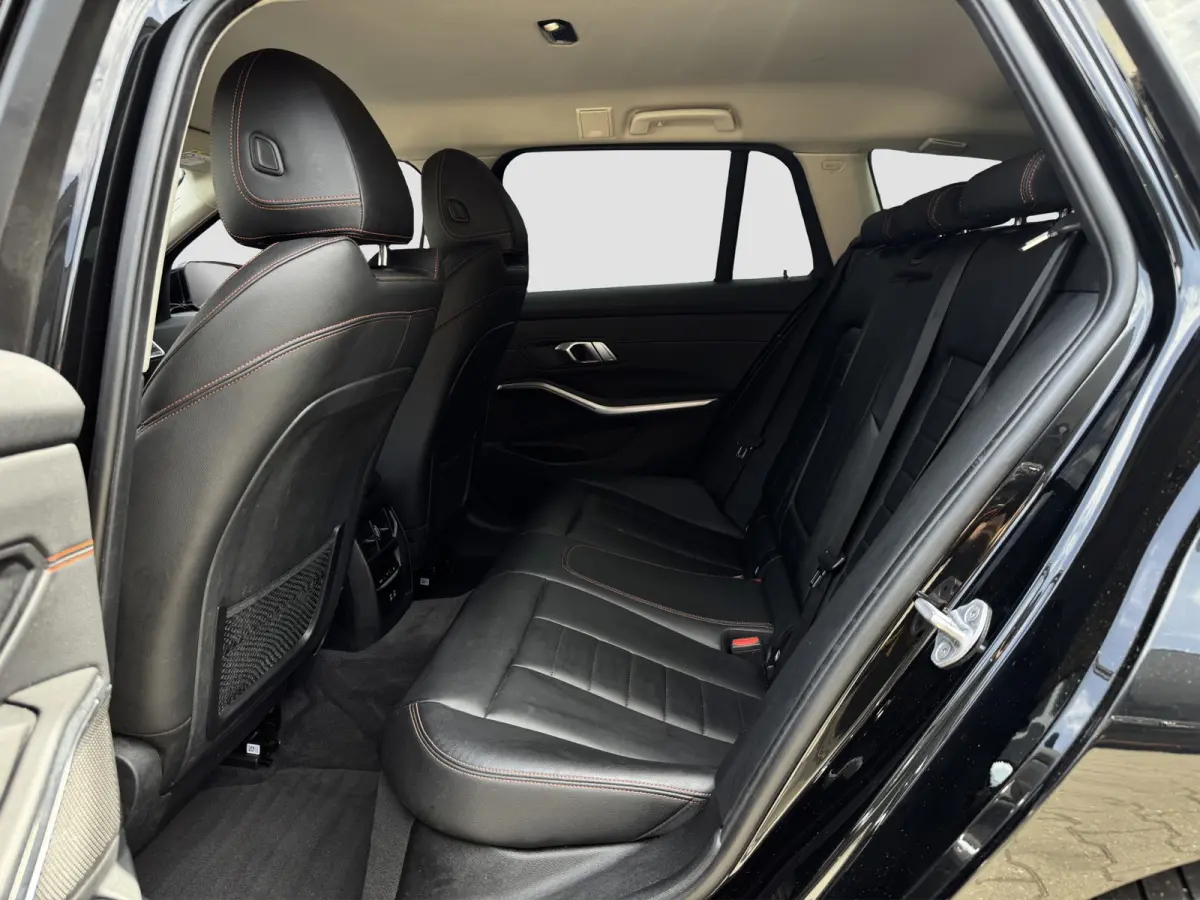 330e xDrive | Laser | Trekhaak | Head Up | 360 | Sfeerverlichting | Dodehoek | 1e eigenaar