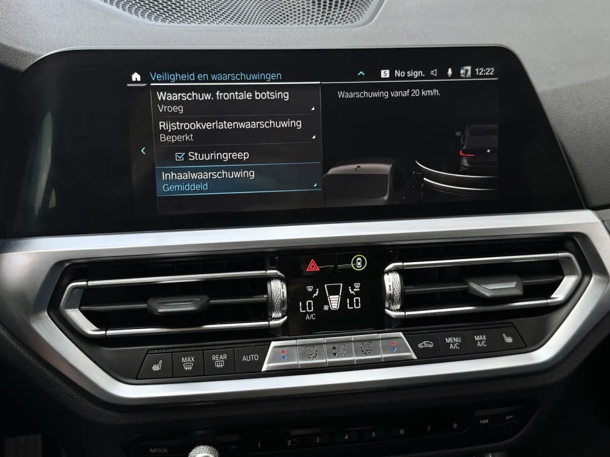 330e xDrive | Laser | Trekhaak | Head Up | 360 | Sfeerverlichting | Dodehoek | 1e eigenaar
