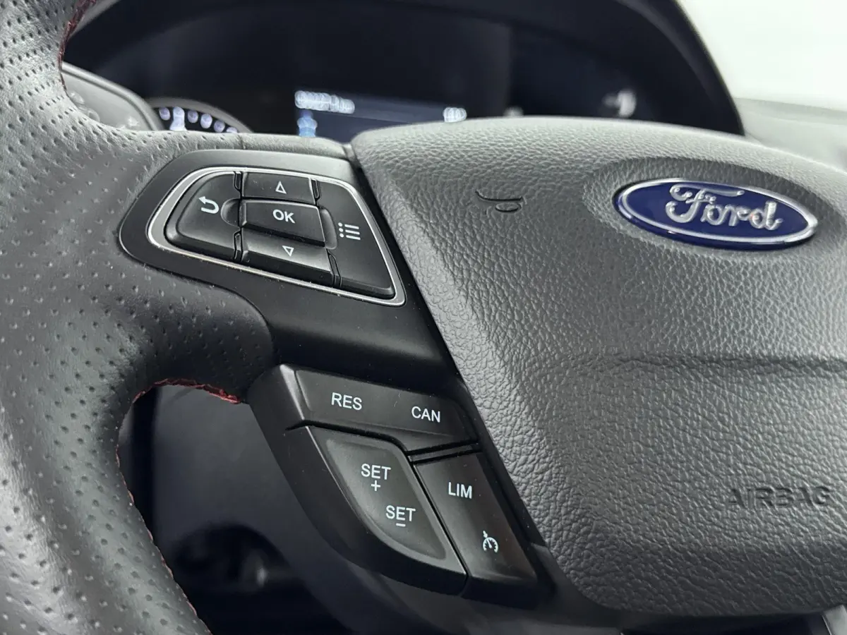 1.0 EcoBoost ST-Line | TREKHAAK | STOELVERWARMING | STUURVERWARMING | BANG & OLUFSEN | ACHTERUITRIJCAMERA |  CRUISE CONTROL |