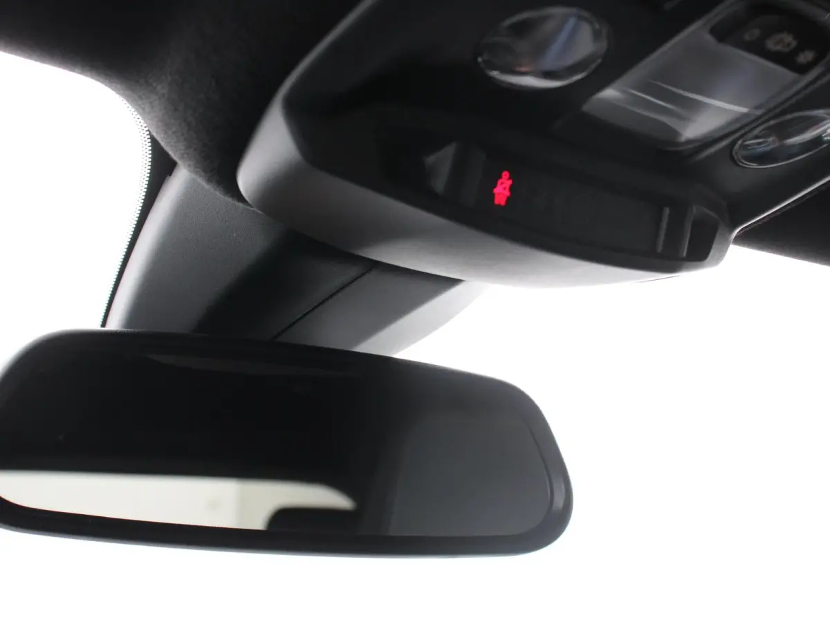 1.2 Turbo 130pk Automaat Ultimate Navigatie Apple Carplay/Android Auto Camera Parkeersensoren achter Crusie Control Stoel-en stuurverwarming Ledverlichting Getinte ramen Climate Control