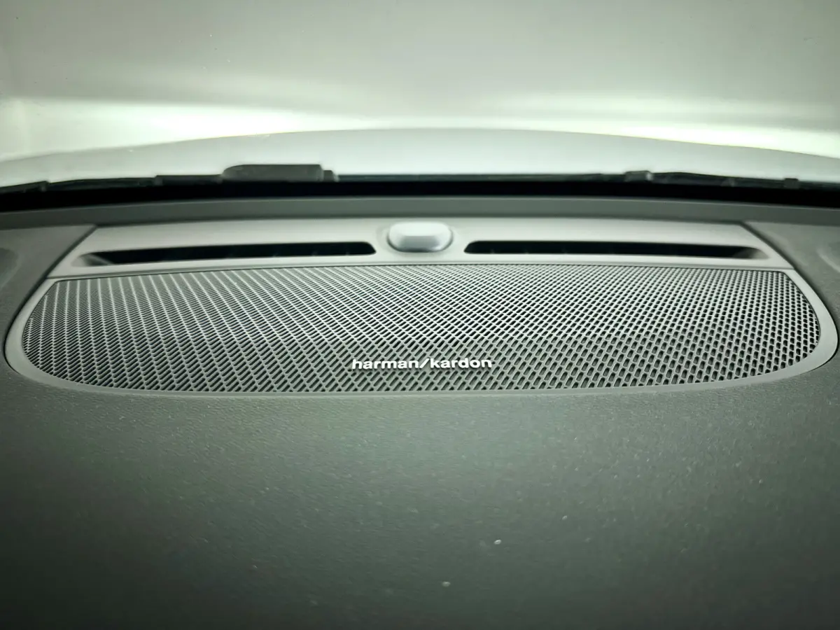 B4 Business Edition | Parkeercamera | Harman Kardon | Stoel- en Stuurverwarming