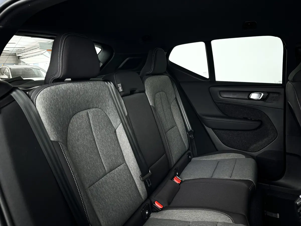 B4 Business Edition | Parkeercamera | Harman Kardon | Stoel- en Stuurverwarming